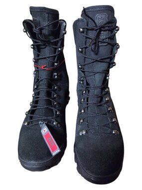 NWT Men's Rocky Wildlands 77 Code Red Boots